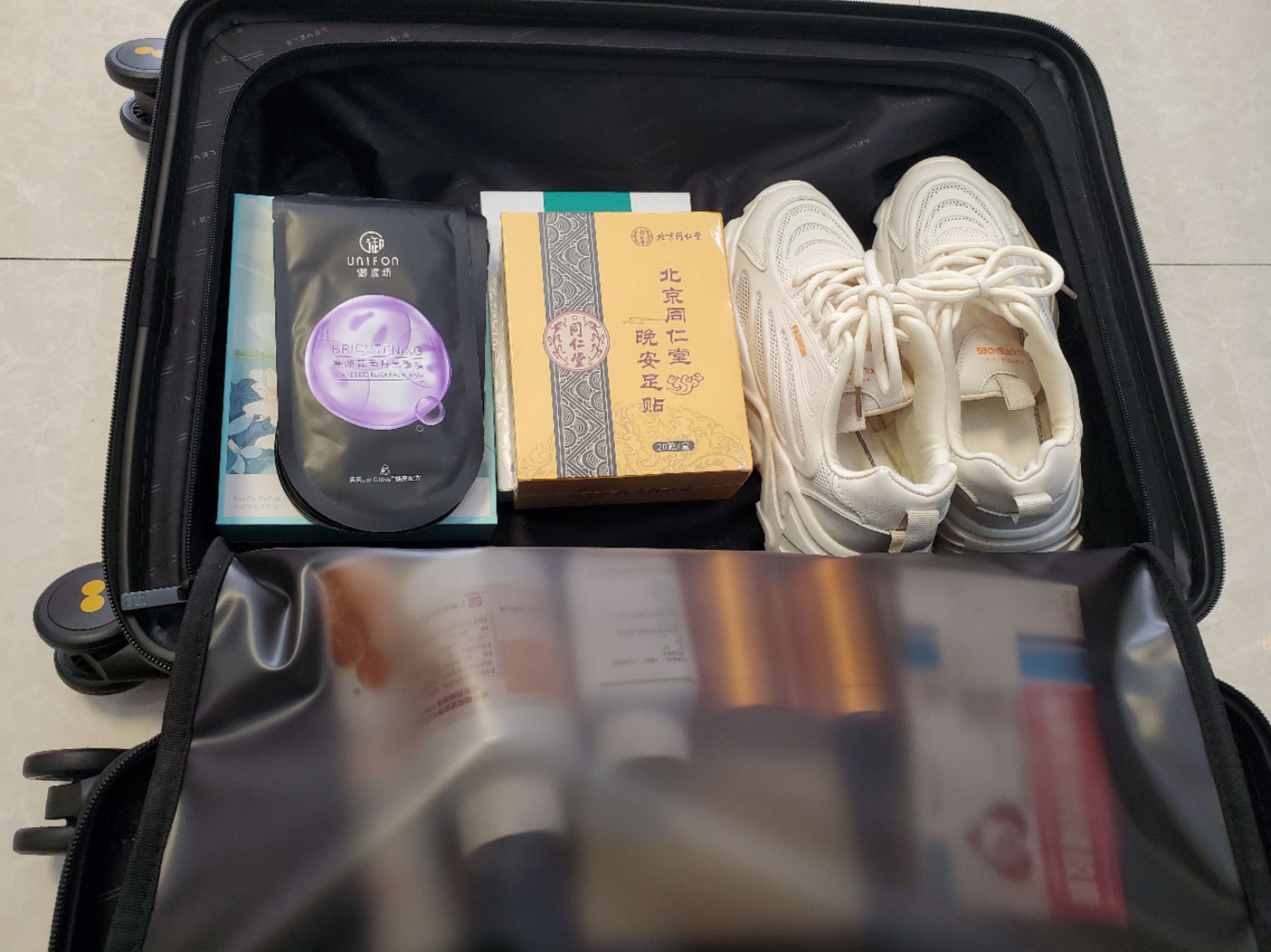 高品质行李箱地平线8号,精美行李箱地平线8号