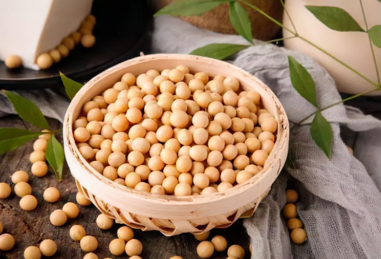 男孩13-18岁吃什么能长高,男孩七岁身高矮吃什么长高