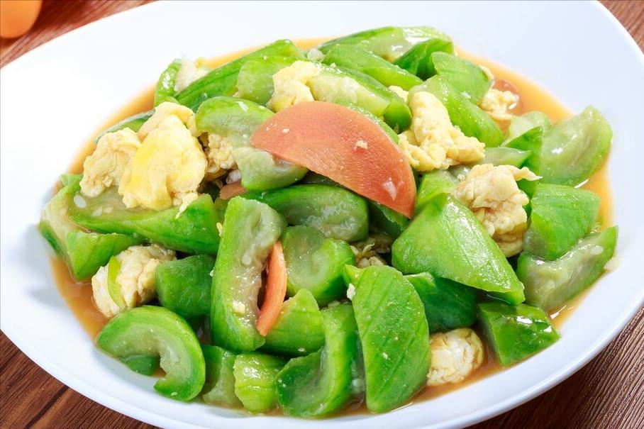 炒丝瓜，出水太多怎么办？只用记住1招，清爽不出水，鲜香又翠绿