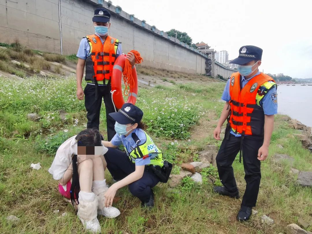 梧州警方救援轻生女子,北海女子欲轻生民警上演惊险救援