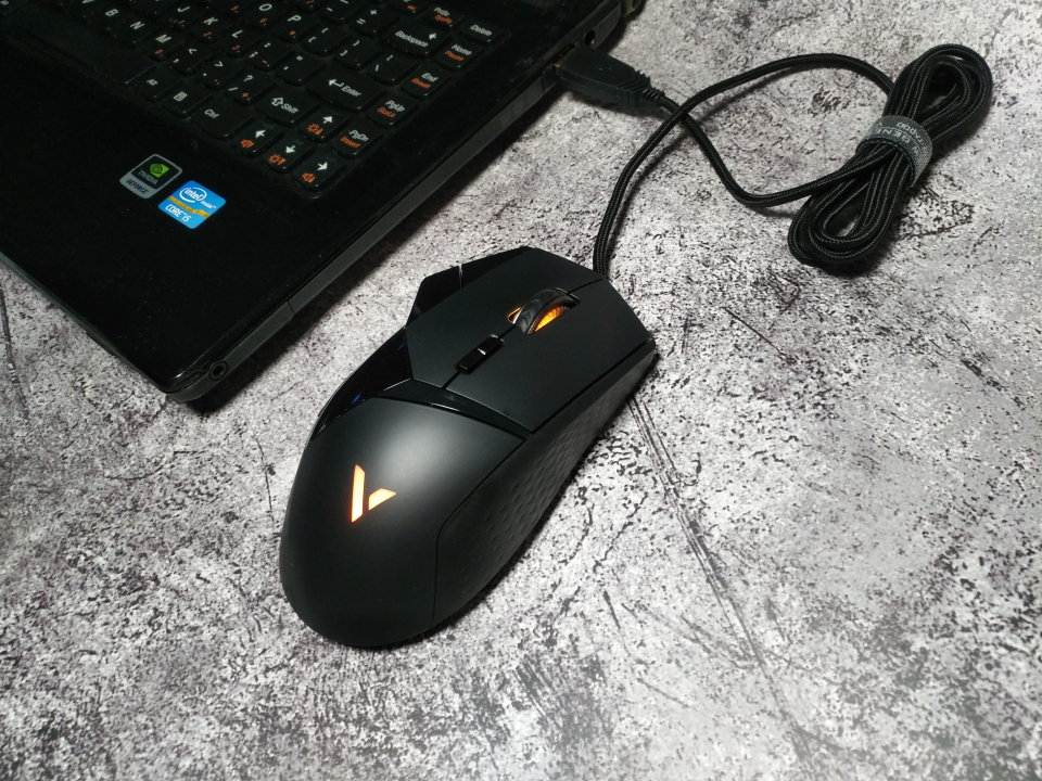 游戏鼠标性价比之选雷柏v30体验,雷柏rapoo雷柏vt900鼠标