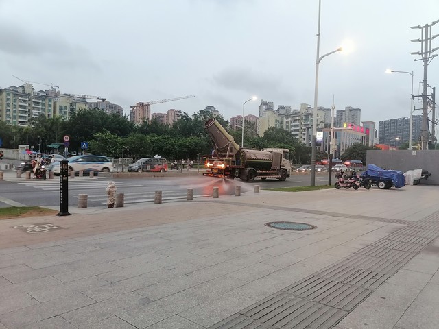 富士康每个月发工资多少钱,富士康每个月400块钱能用多久