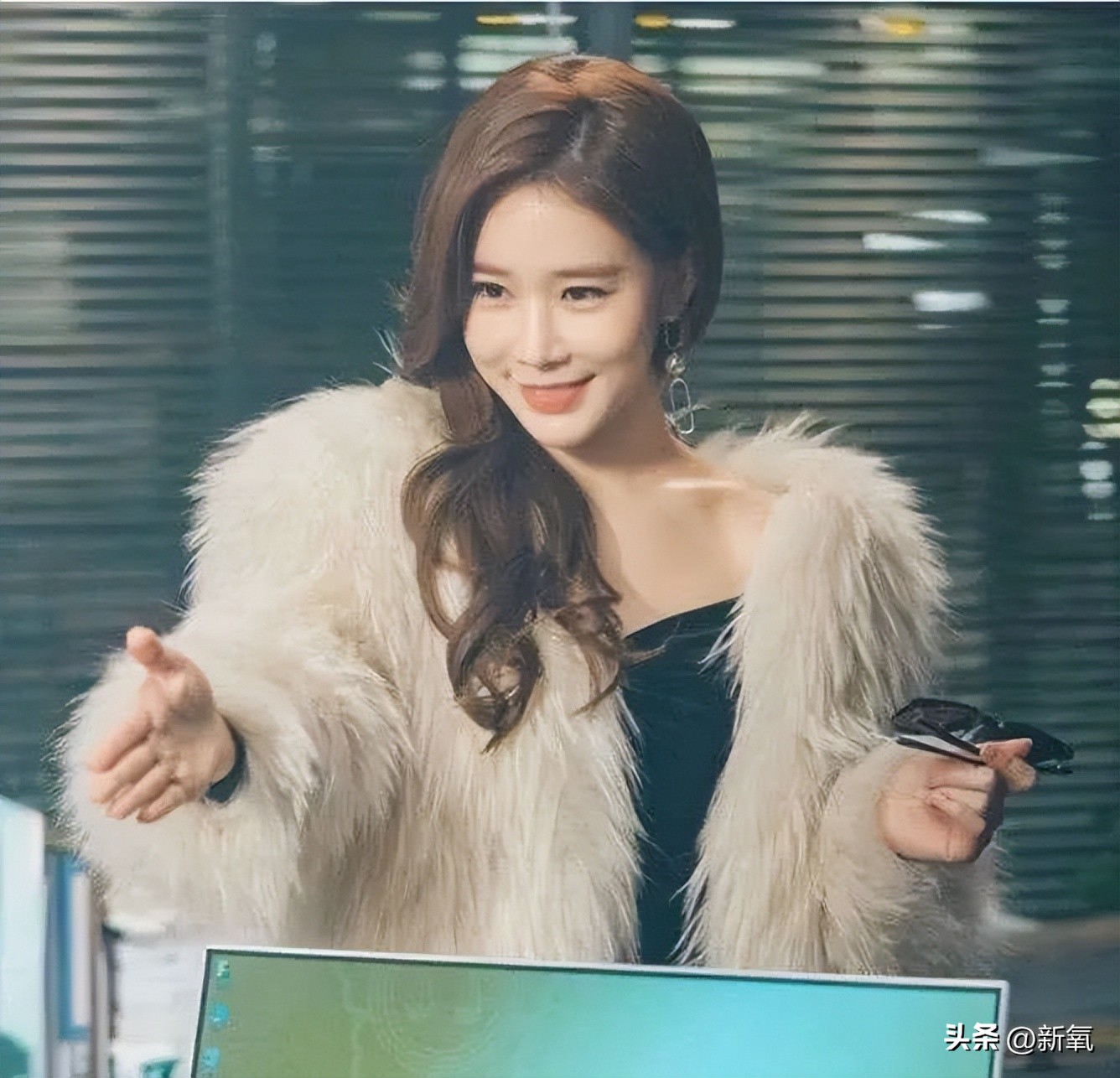 职场穿搭彩色,职场穿搭一定要选择有设计感