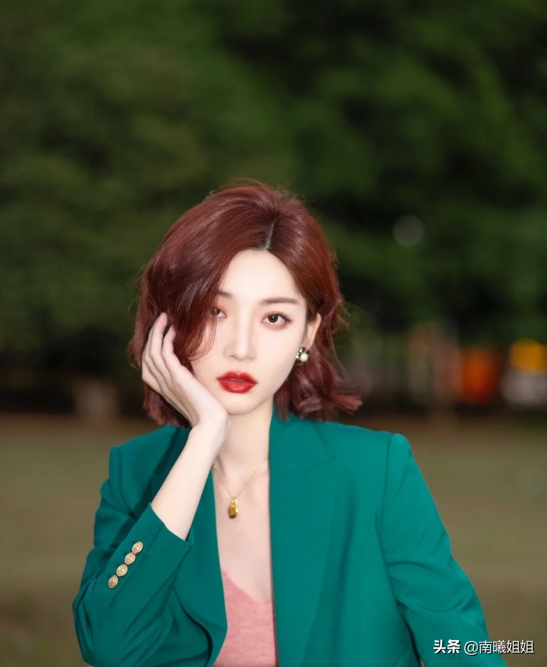 黑长直适合的发型显年轻,适合发量少的女生的减龄发型