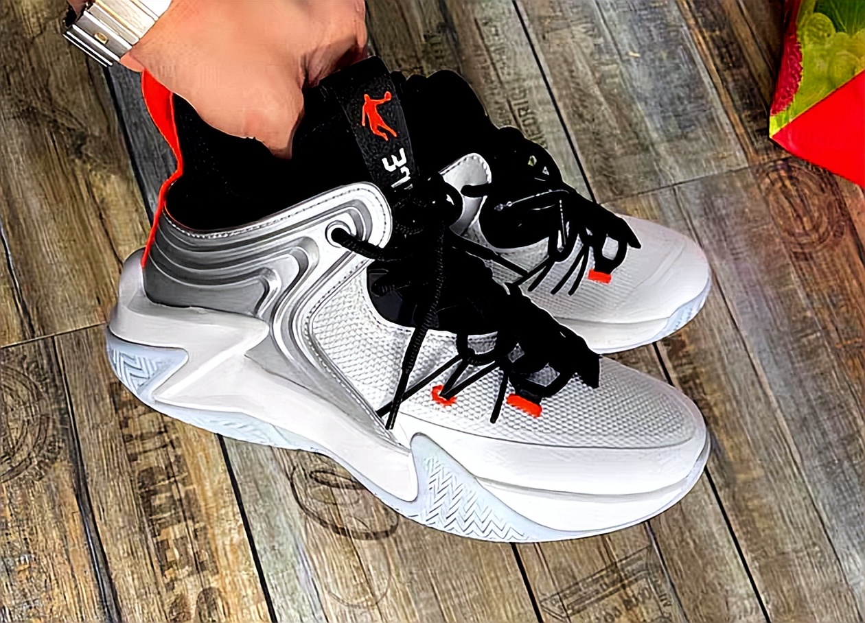 溢价最严重的球鞋,目前溢价严重的球鞋