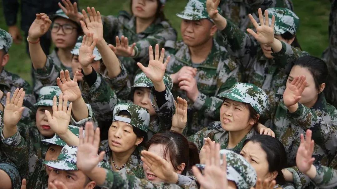 蓉戎连锁超市：2023年精英管理层团建拓展培训圆满结营！