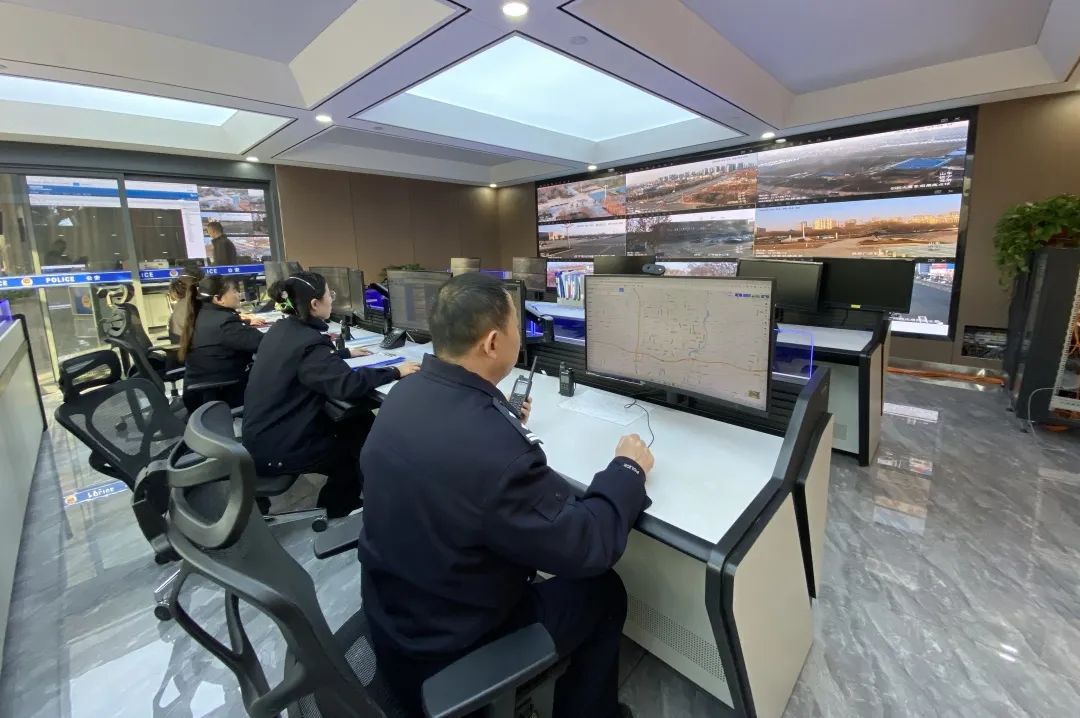 春节我在岗坚守岗位守护万家团圆,守护万家团圆年坚守岗位不打烊