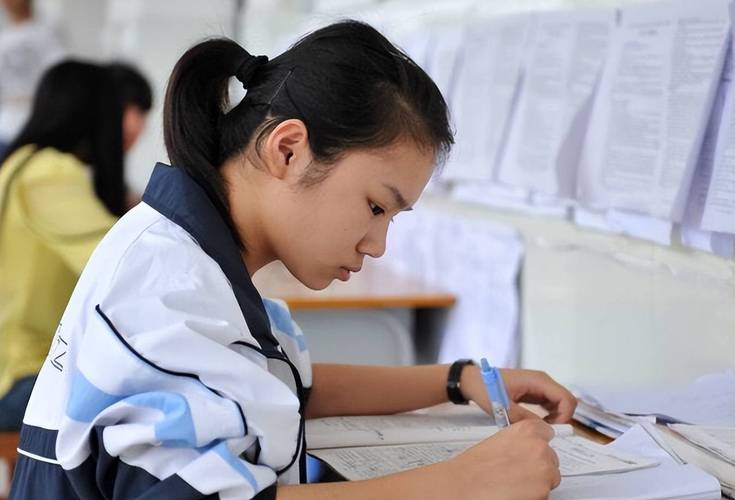 上了高中“力不从心”的学生，早在初中就有预兆，家长注意这几点