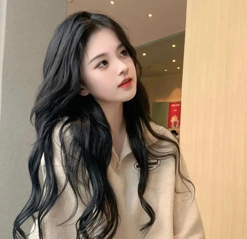 女头/他人眼睛狭长。你怎么看我，你就是什么形状