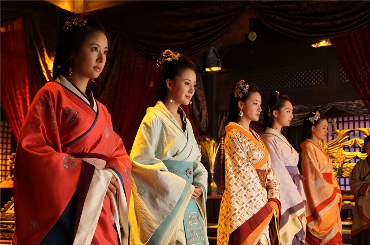 古代妃子下葬时为什么要堵住七窍,古代妃子下葬前为什么要堵门