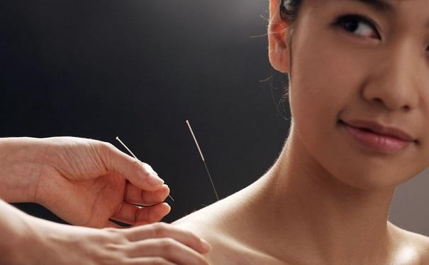 基于“阴病治阳”理论，探析针刺法治疗冠心病的作用