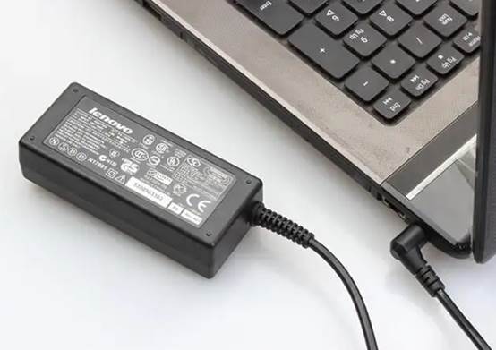 笔记本充电开着充还是合着充快,笔记本边充电边用cpu温度很高