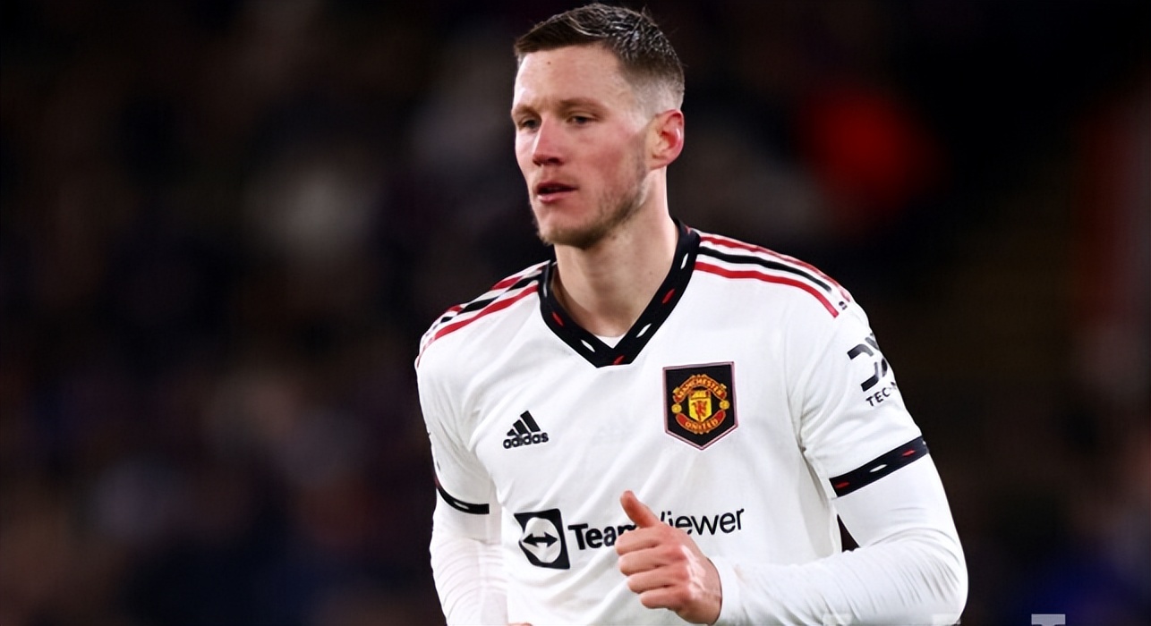 你为什么要用它？曼联球迷爆炸，2米高的前锋10号任命