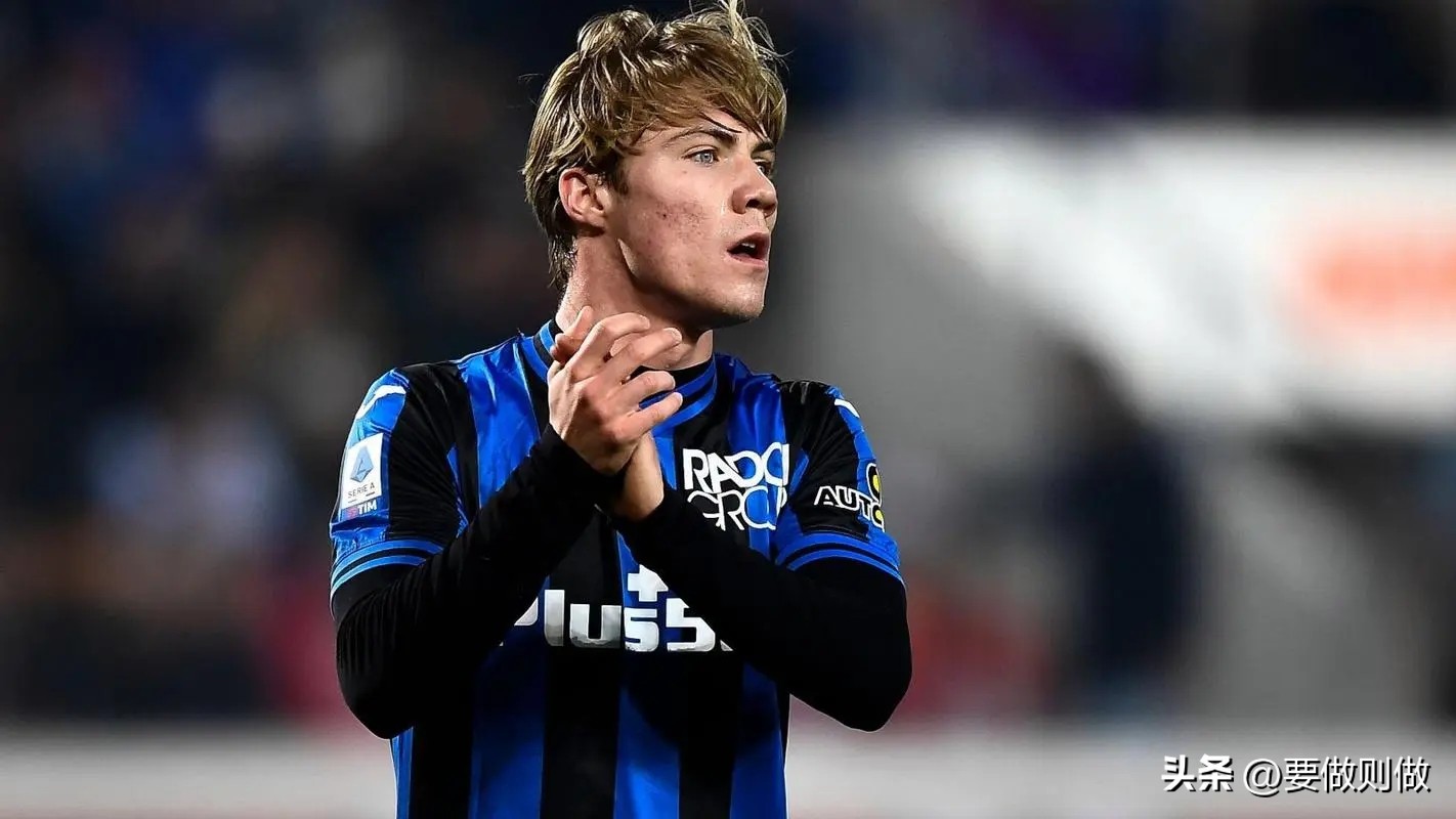 顶级俱乐部阵容搭配,各个足球俱乐部的顶级中锋