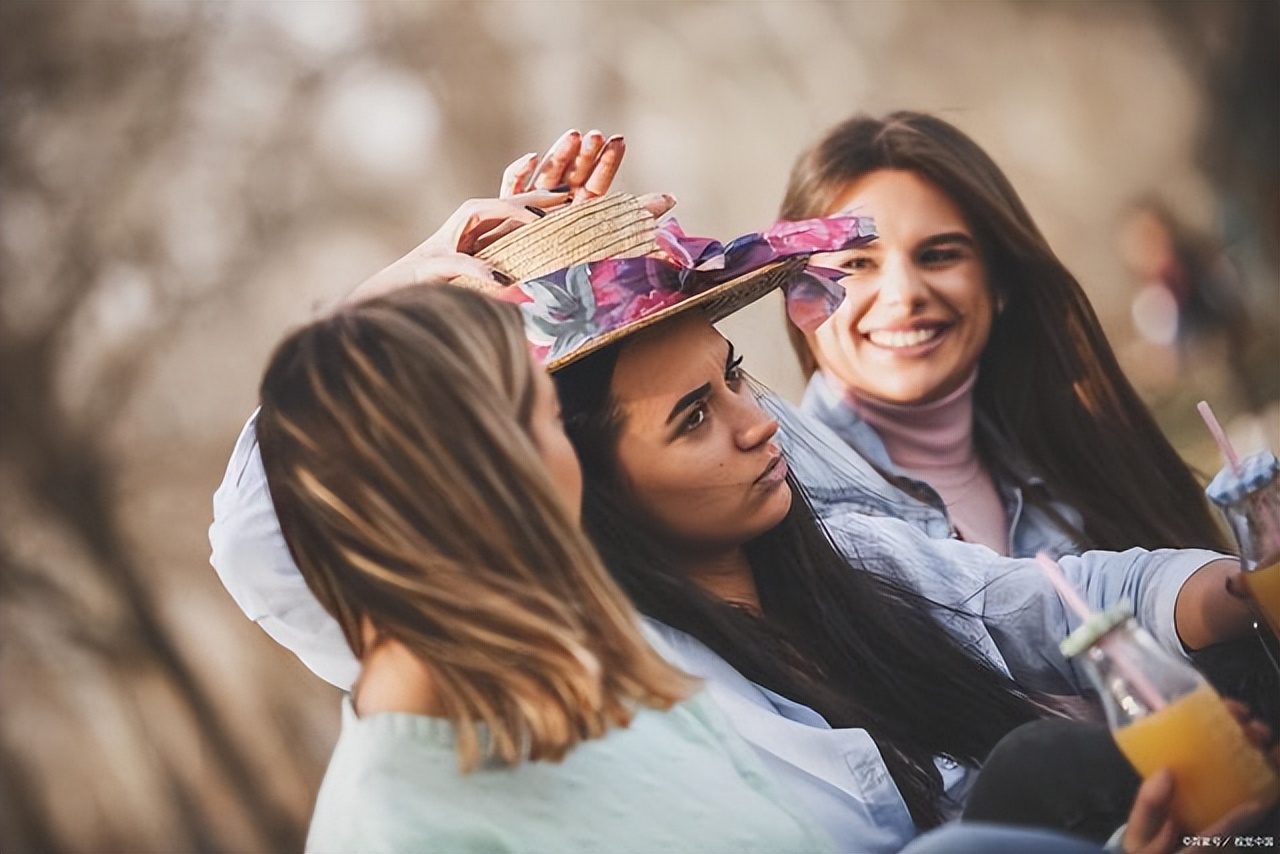 优雅气质女人文案短句,干净有气质的文案短句高质量