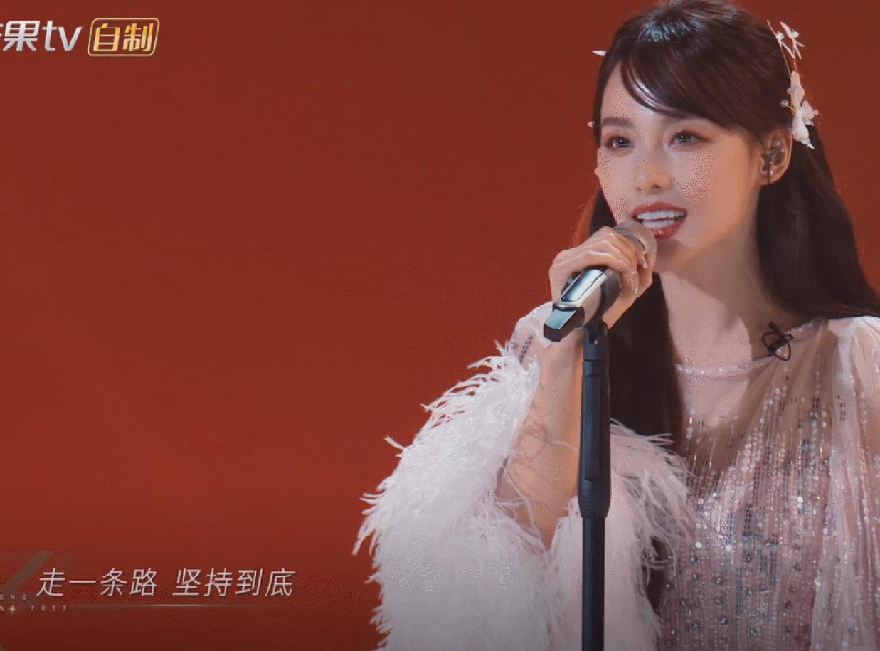 二公垫底也挡不住的双面人张嘉倪，原来你是这样的人！