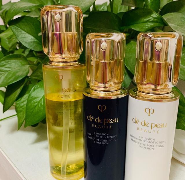 油皮抗初老护肤水乳推荐,油皮水乳推荐25岁大牌