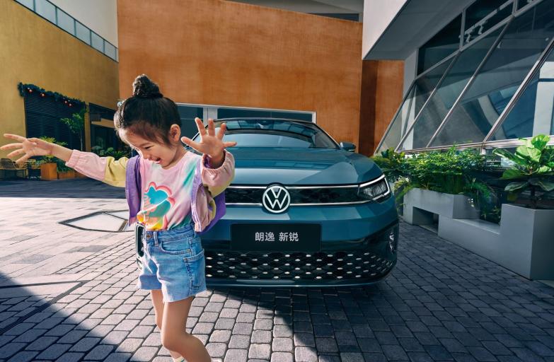 轩逸2022款和朗逸2022款选哪个好,德系车朗逸哪款好看点实用