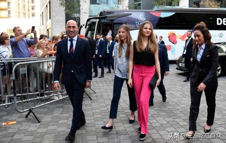 西班牙女孩王储,西班牙女王储和妹妹