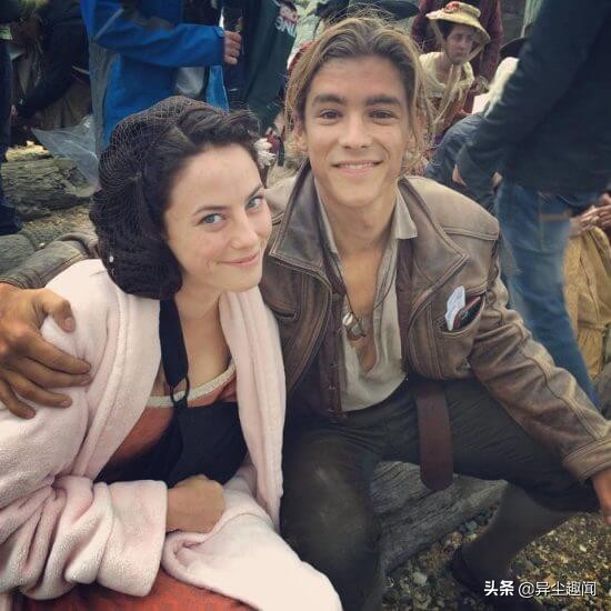 沉睡魔咒的王子其实是澳洲的阳光小鲜肉!他曾演出加勒比海盗