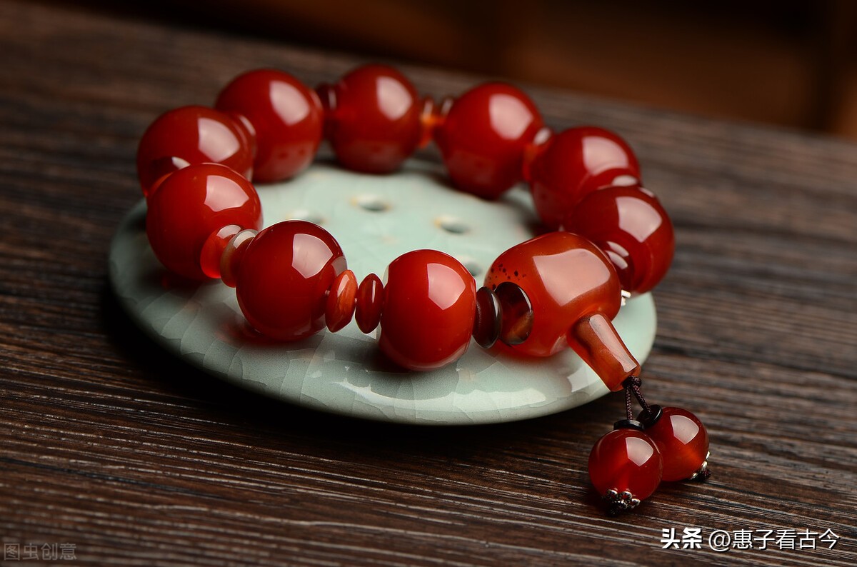 故事:穷秀才海外奇遇,捡到未知宝物,走上人生巅峰