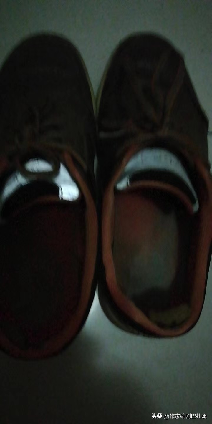 鸿星尔克男款鞋,一双鸿星尔克多少钱