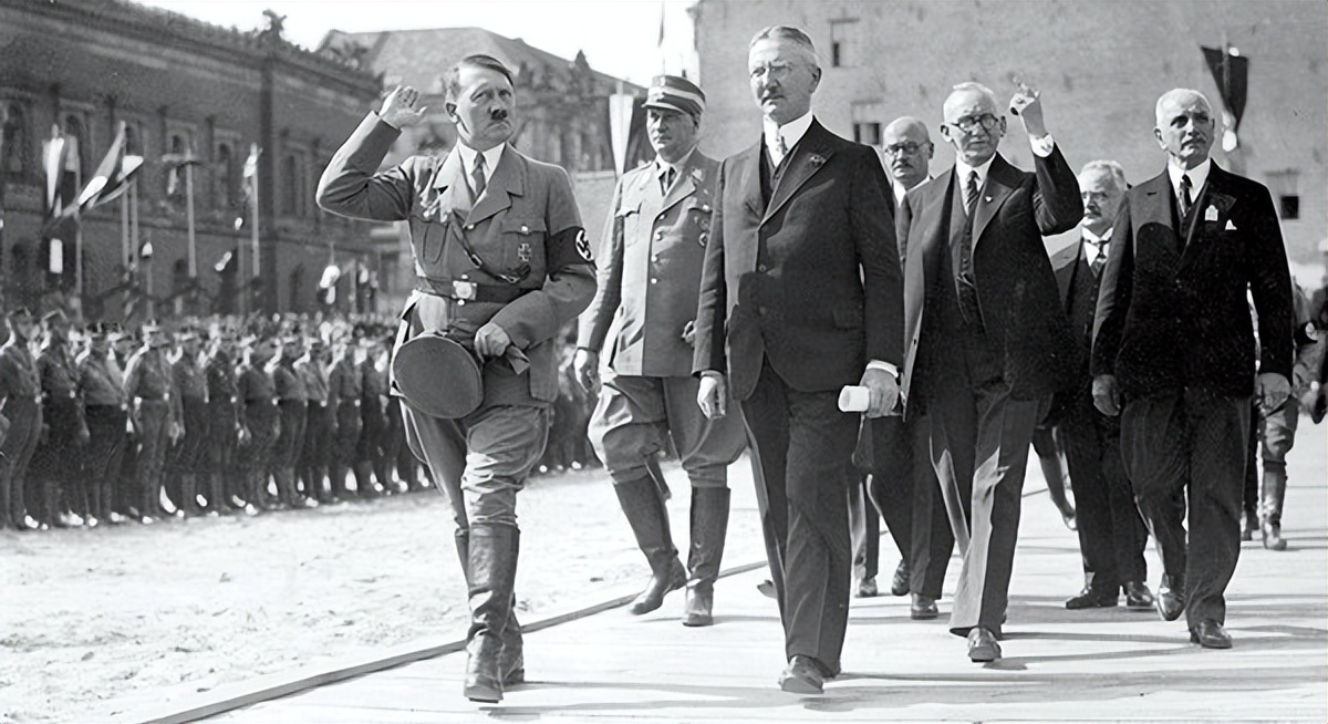 一口气看完希特勒的一生，他是如何从普通百姓，变成世界恶魔的？