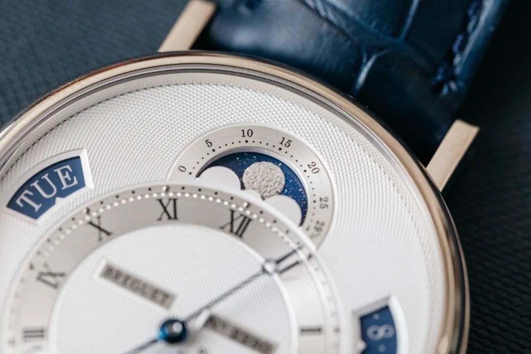 宝玑腕表调日历,宝玑月相表是不是随时间变化