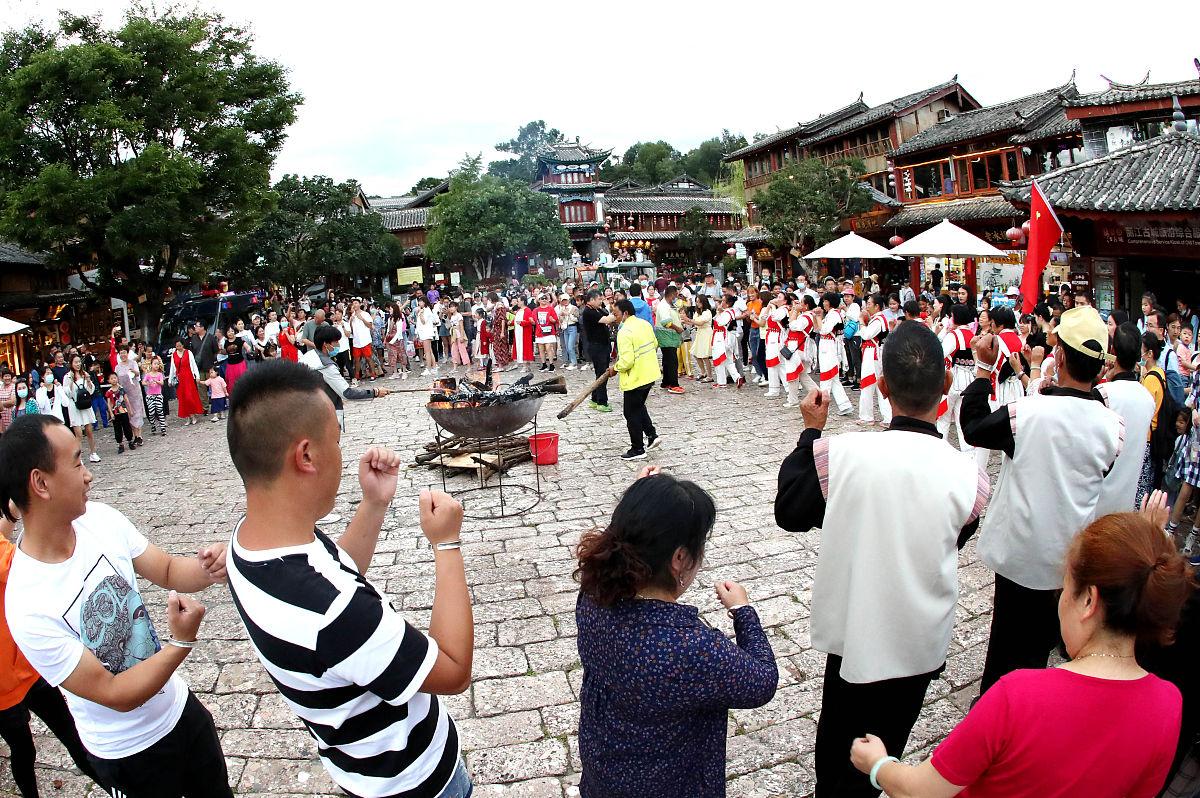 网报云南导游威胁女游客人身安全,鼓浪屿女导游有导游证威胁乘客