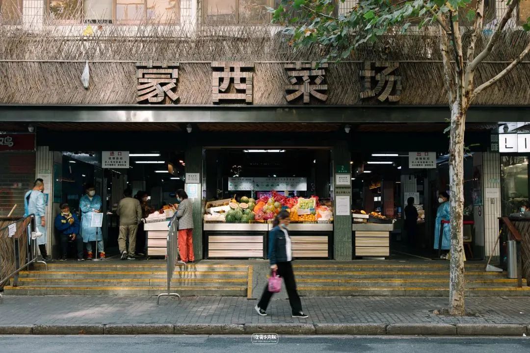 上海最好吃最便宜的火锅在哪里,上海最好吃的小吃在哪几条路上