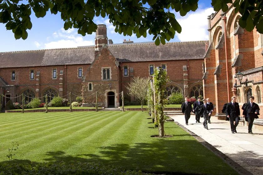 拉德利公学位置,拉德利公学纪录片