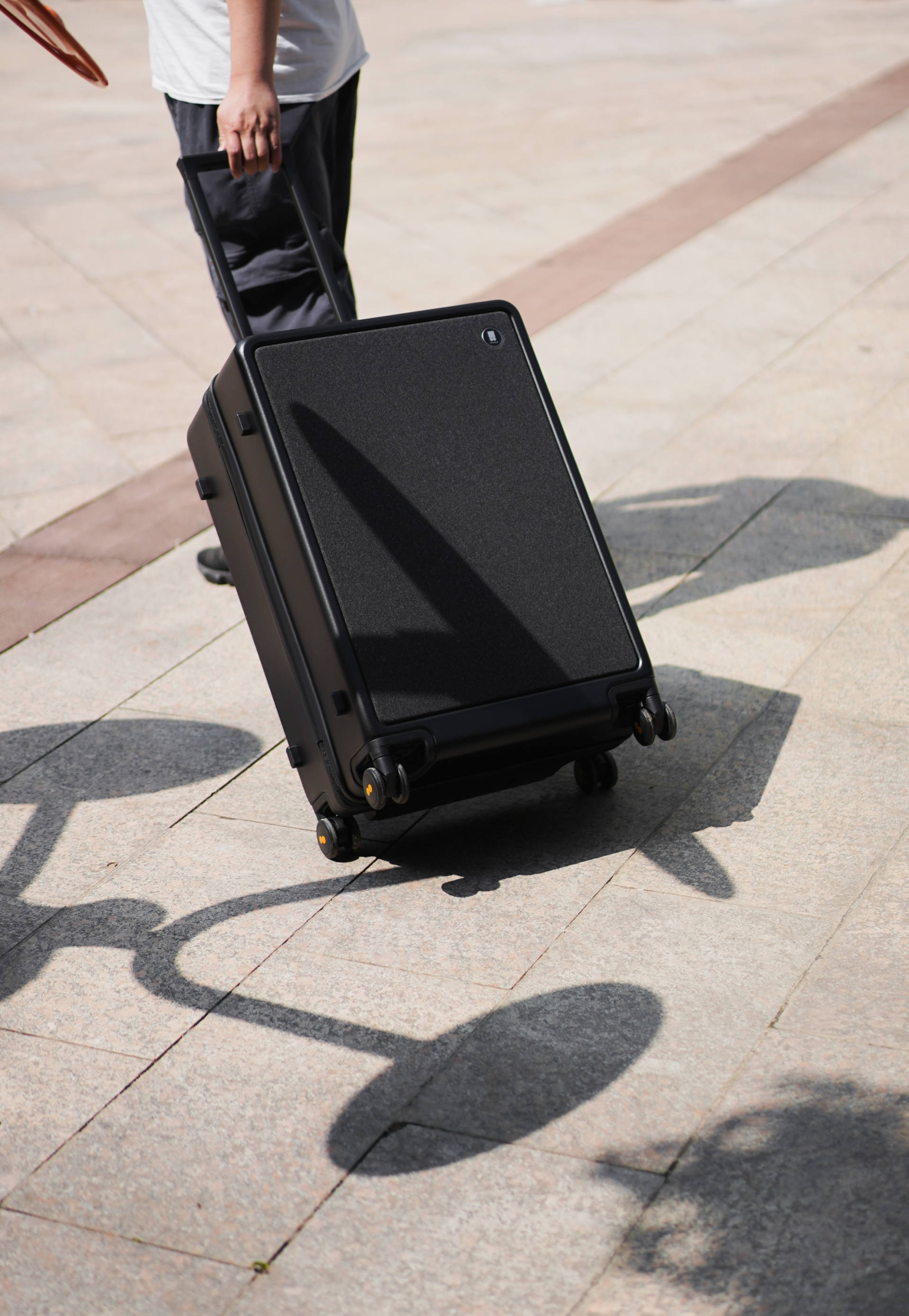 带上它，随处都是家—地平线8号城市脉搏拉杆箱