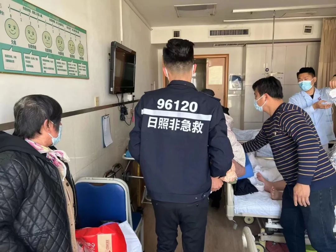 出院救护车联系方式,住院的病人转院救护车怎么联系