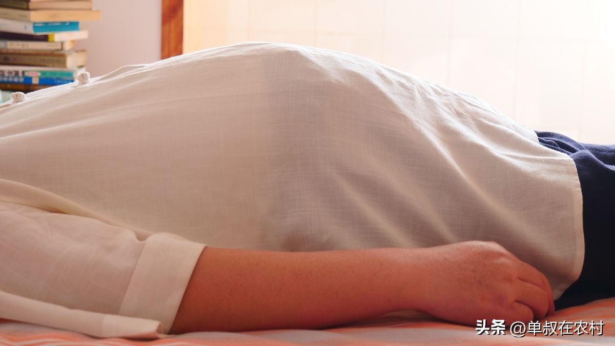 老中医谈腹式呼吸的正确做法,专家讲呼吸是治疗睡眠最好的方法