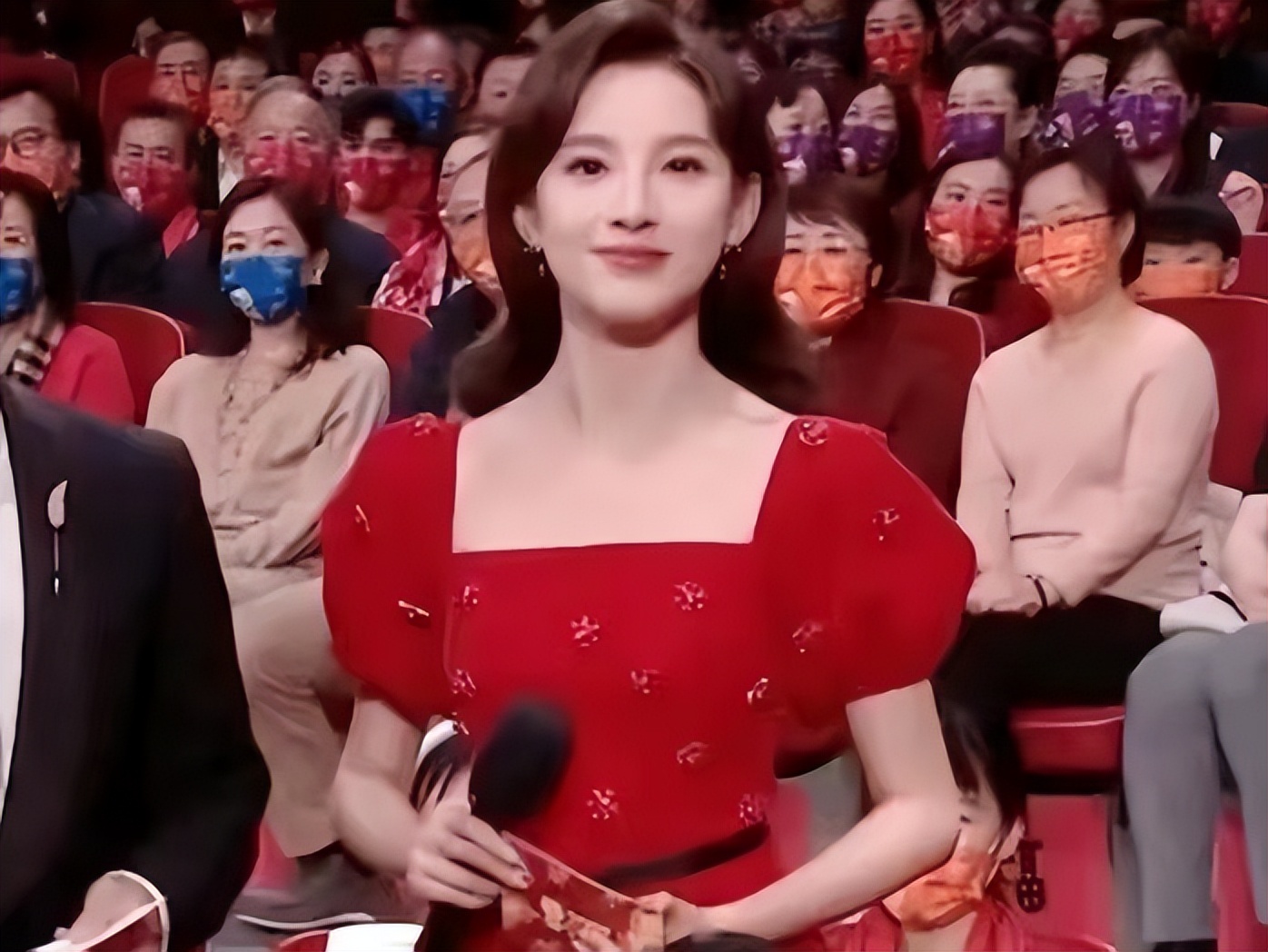 2018年世界杯cctv5漂亮美女主持人,央视世界杯直播间女主播