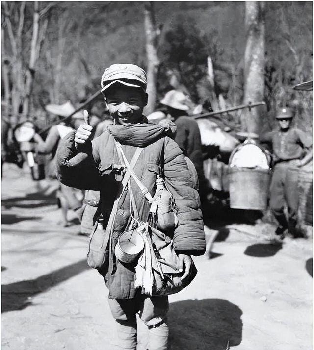 1953年，志愿军师长负伤后回家探亲，发现拉车的车夫就是父亲