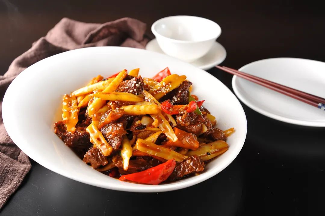 凉拌春笋做法简单清脆爽口,新鲜春笋清脆爽口