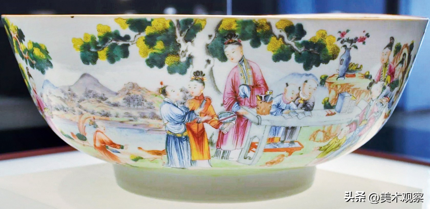 流行风物：从18世纪潘趣酒碗看中西文化的融合