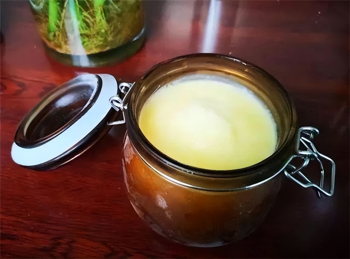 蜂王浆什么时间吃最合适呢,蜂王浆最好是早上吃还是晚上吃