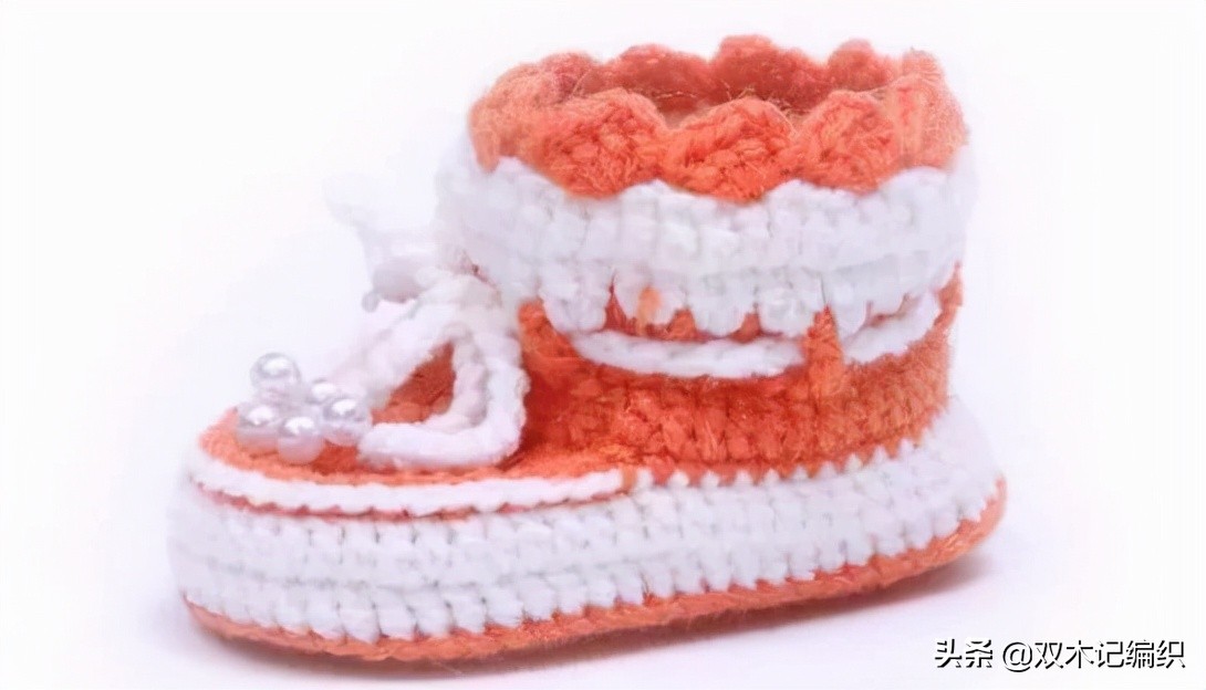 松鼠绒毛线婴儿鞋编织视频,网红毛线编织婴儿鞋视频