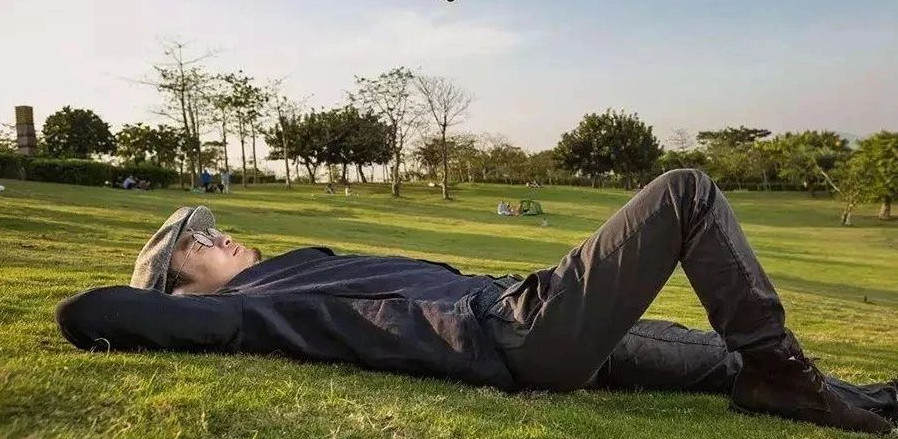 中国小伙制造大型无人机,江苏大叔制造仿生无人机