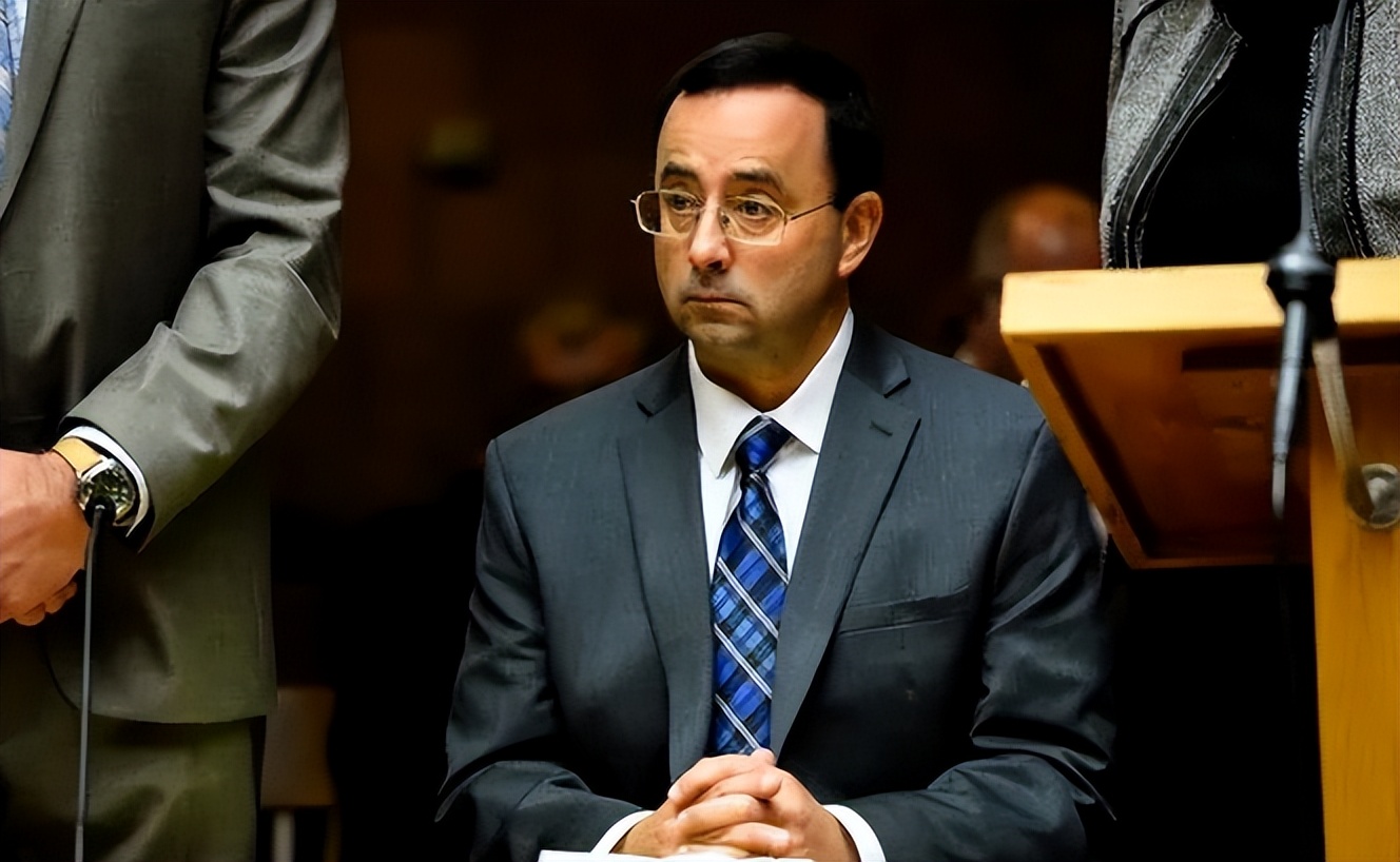 美国体操运动员性侵事件,美国体操前队医性侵案