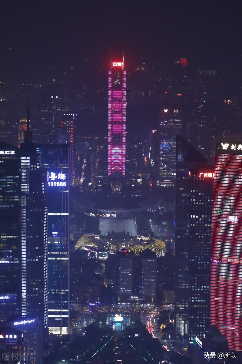 夜游广州塔小蛮腰夜景美如画,广州水上巴士游珠江看广州塔