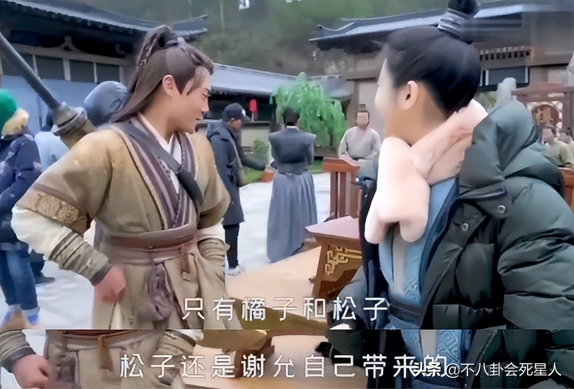 剧组为了省钱请大学生当群演,剧组节约成本演员不够跑龙套