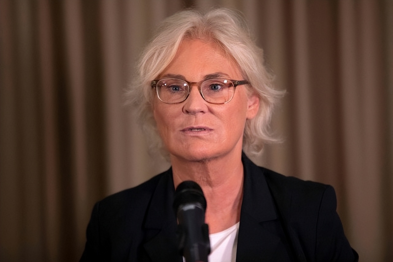 德防长拒绝向乌提供“豹2”坦克，俄罗斯大使：德国早已越过红线