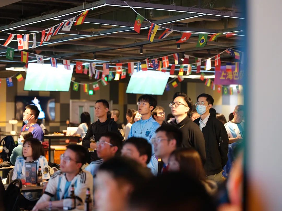 世界杯全国狂欢场面,大屏幕看世界杯球赛的好去处