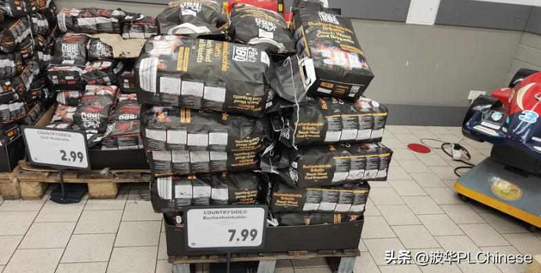 简直是“逆行者”！波兰人前往德国购买燃料