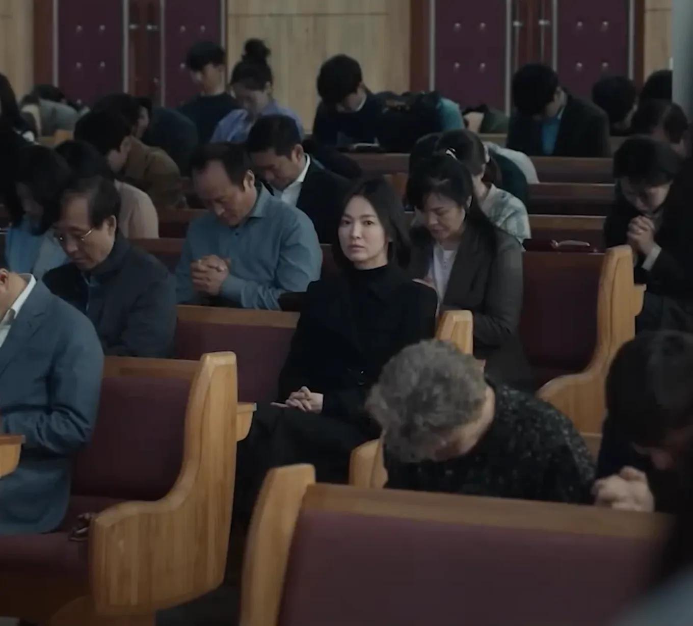 宋慧乔短发走秀穿搭,宋慧乔秋冬通勤风穿搭