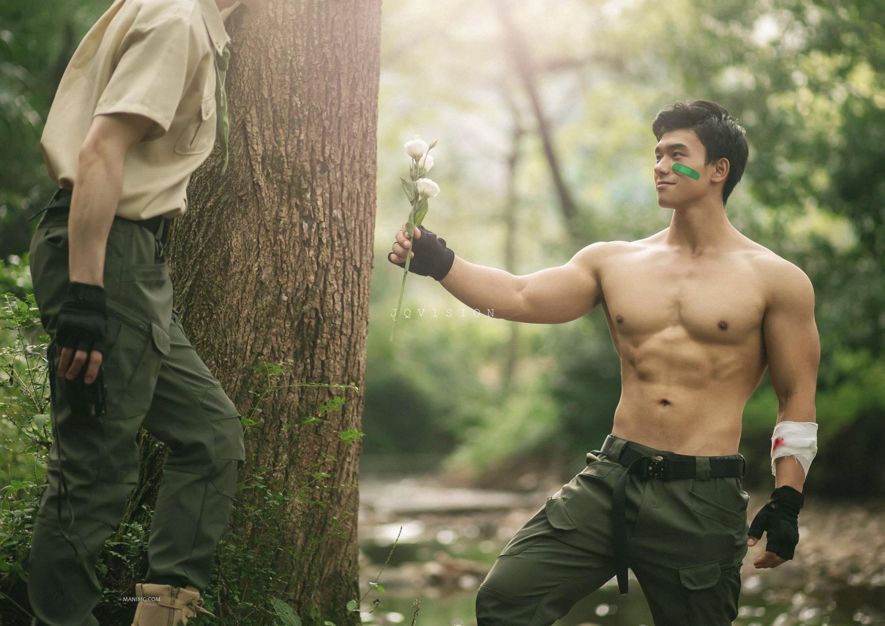 小励律曾浩然：肉球变型男