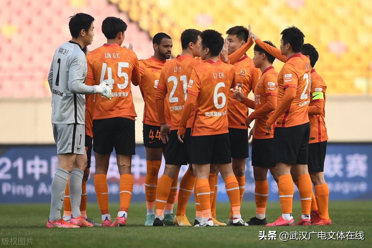 传奇退役8号封存致敬武汉足球永远的“姚队”